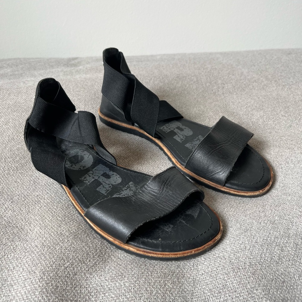 Sorel Black Leather Sandals